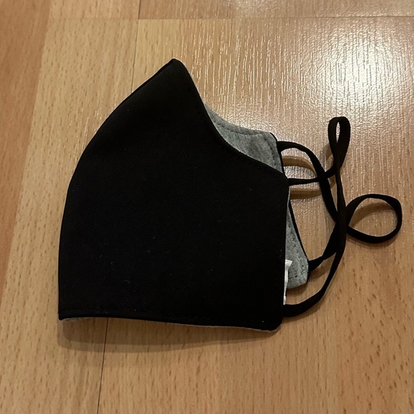 Black and grey fabric face mask - Picture 2 of 7